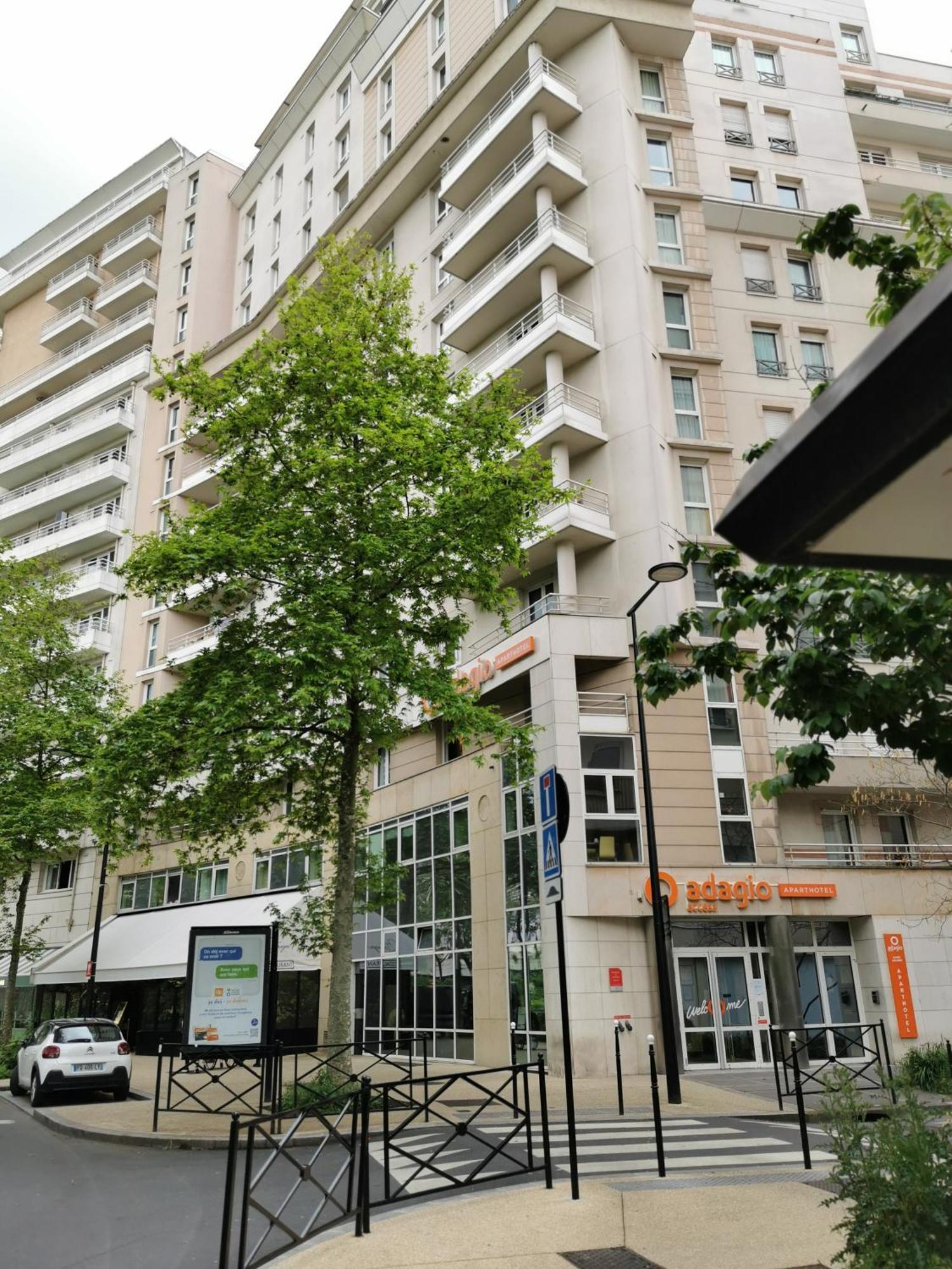 Appart Hotel La Defense Курбевуа Экстерьер фото